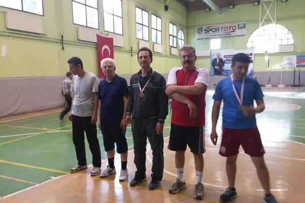Büyük Klasman Masa Tenisi Turnuvası Yapıldı